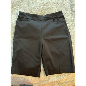 Time and Tru Women's Black Solid Bermuda Shorts Size M Mid Rise Flat Front